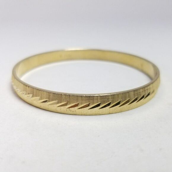Vintage Monet Gold Tone Etched Design Bangle Bracelet, Stacking, Estate, Signed - Picture 5 of 6